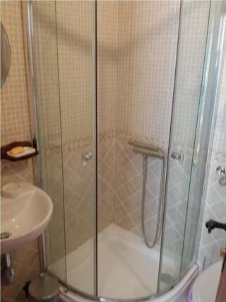 Гостевой дом Guesthouse Mare Bar Бар Трехместный номер-19