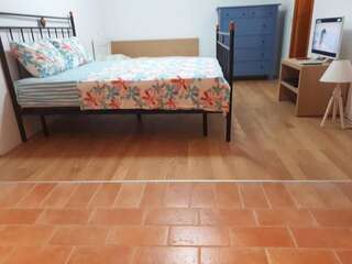 Гостевой дом Guesthouse Mare Bar Бар Трехместный номер-34