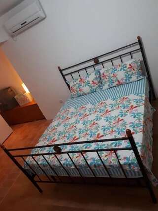 Гостевой дом Guesthouse Mare Bar Бар Трехместный номер-36